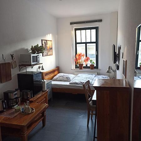 Privates Gaestezimmer In Altenburg Buitenkant foto